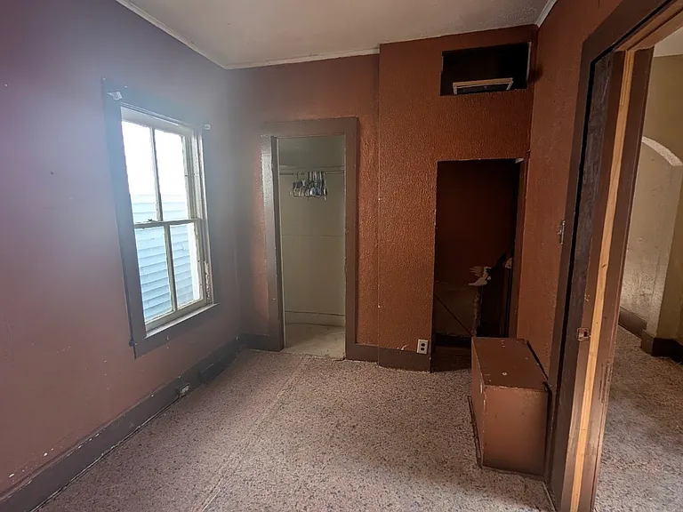 1515 S Lydia Ave — Photo 5