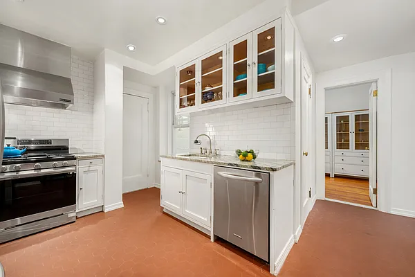 Sold by Compass | media 4