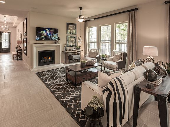 Plan 4132 Living modeled in Harmony