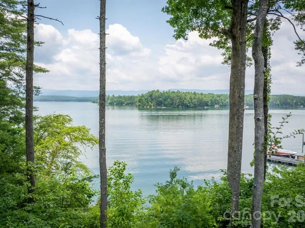 5162 Beech Bluff Dr, Morganton, NC 28655