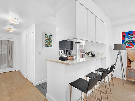3rd image of 130 Beekman St APT 4A