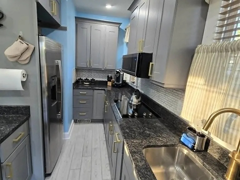 301 E Leicester Ave — Photo 18