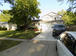 2071 Oriole Ln, Glendale Heights, IL