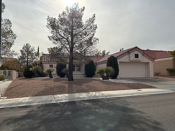 5th image of 8505 Desert Holly Dr
