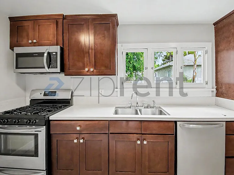 5717 Fair Ave — Photo 6
