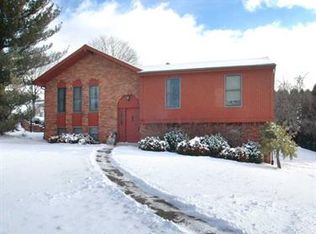 20 Barri Dr, Irwin, PA 15642
