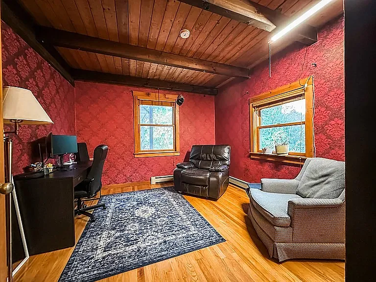 310 Salem St — Photo 25