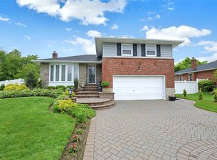 1 Myron Rd, Plainview, NY 11803