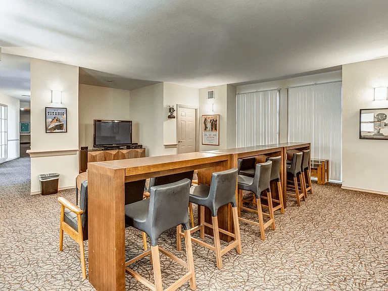 Lexington Club at Vero — Photo 18