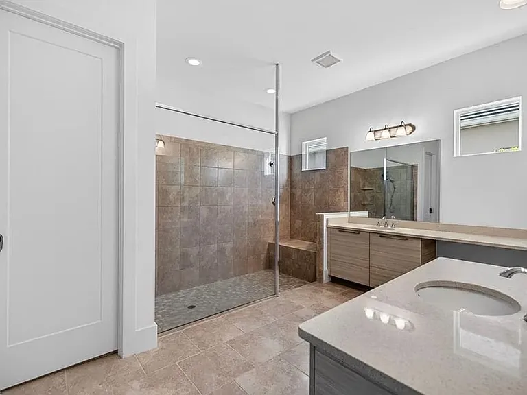 14835 Dockside Ln — Photo 17