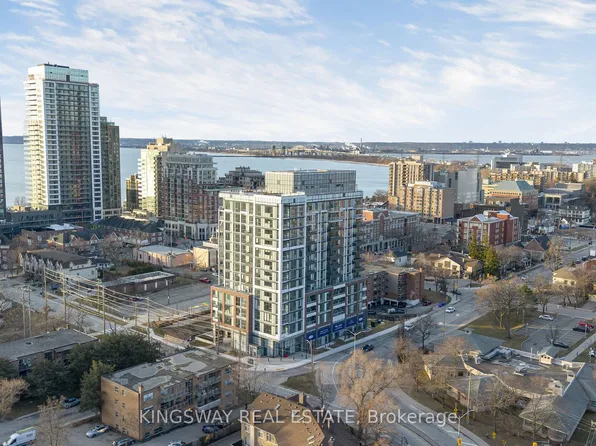 2088 James St, Burlington, ON