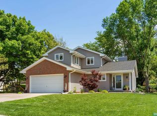 4633 Fir Hollow Ln, Lincoln, NE 68516