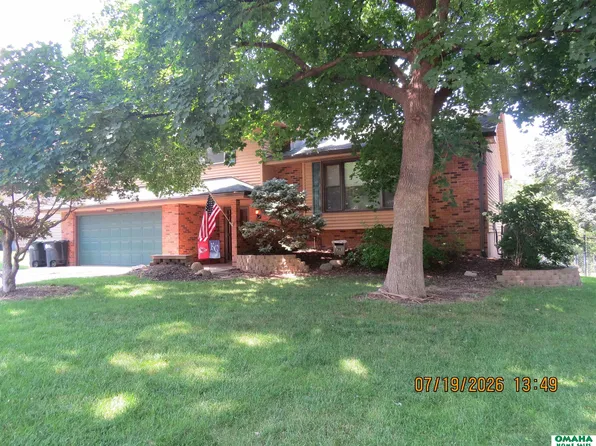 12228 Deer Hollow Dr, Omaha, NE 68154