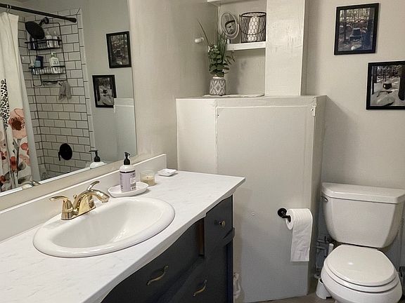 5th image of 608 19th Ave NE #2