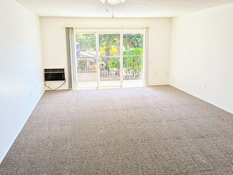 Kingcity Apartments — Photo 103