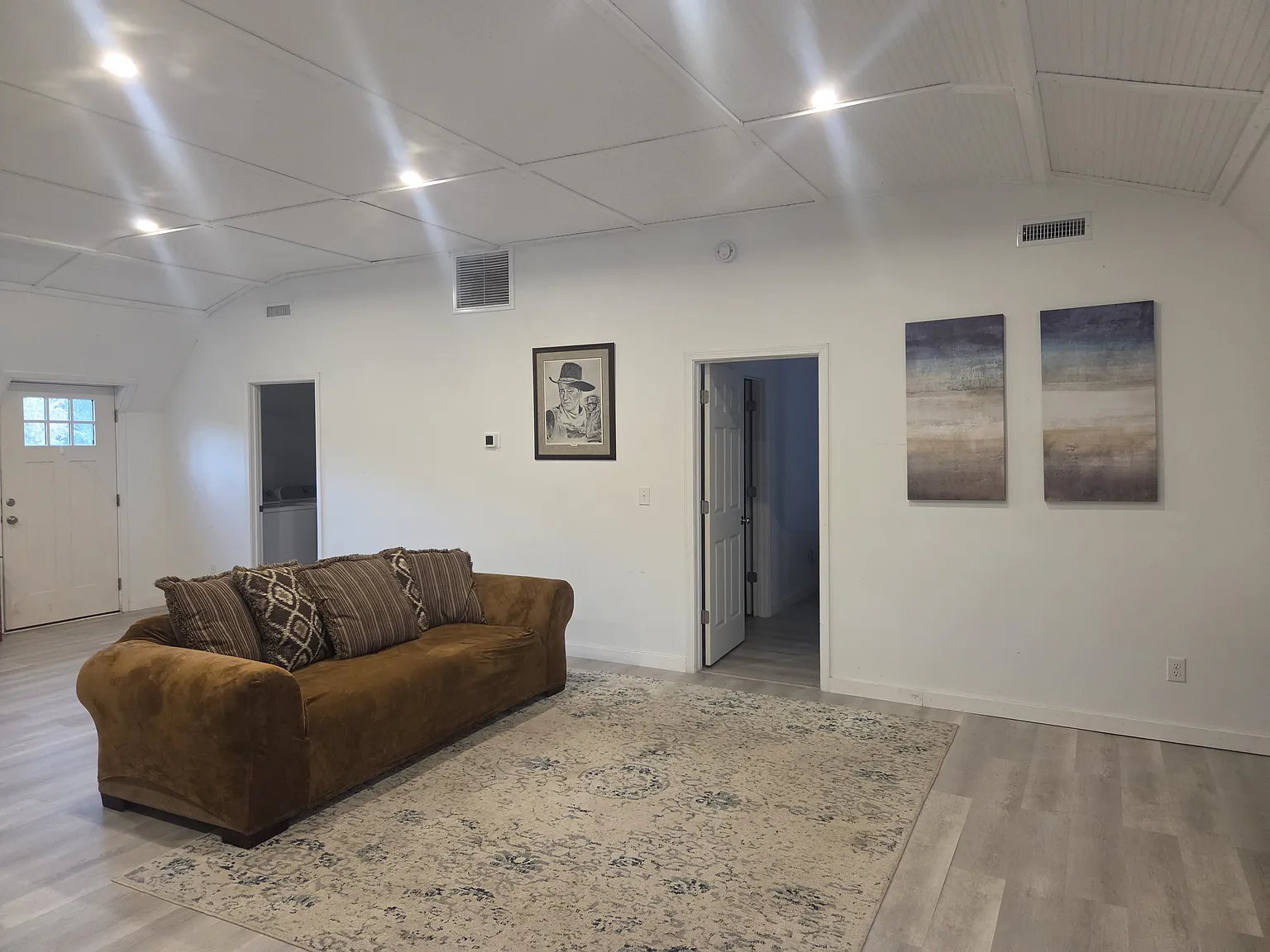 3 bed, 1500 sqft, $2,500 — Photo 4