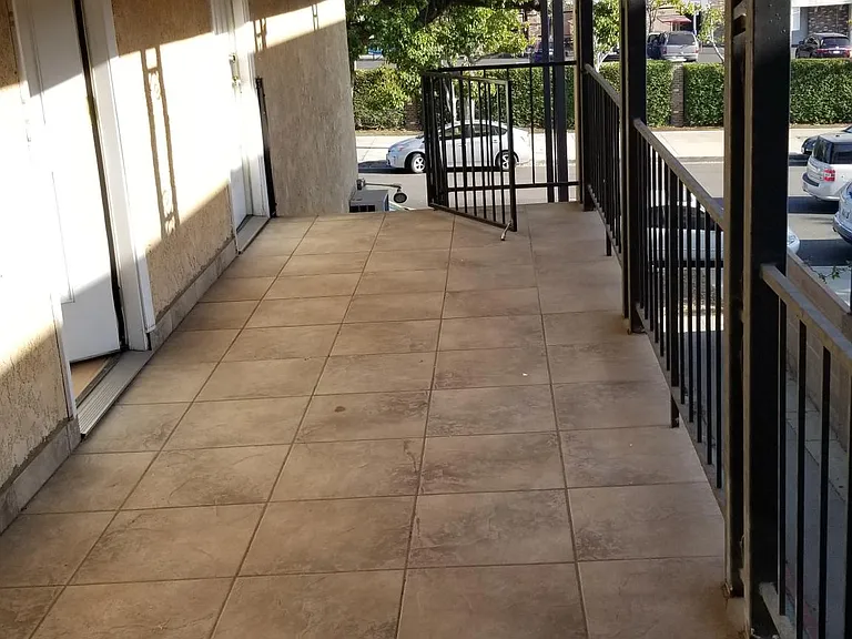 569 E Orange Grove Ave #B — Photo 8