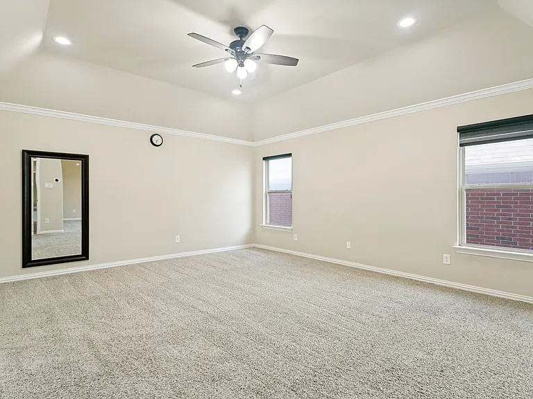 2450 Sunderland Ln — Photo 12