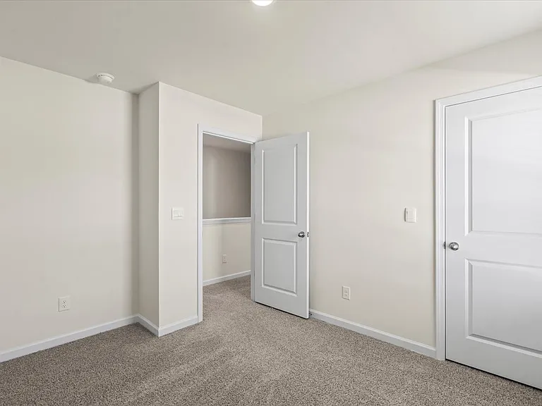 1339 37th Avenue Ln NE — Photo 23