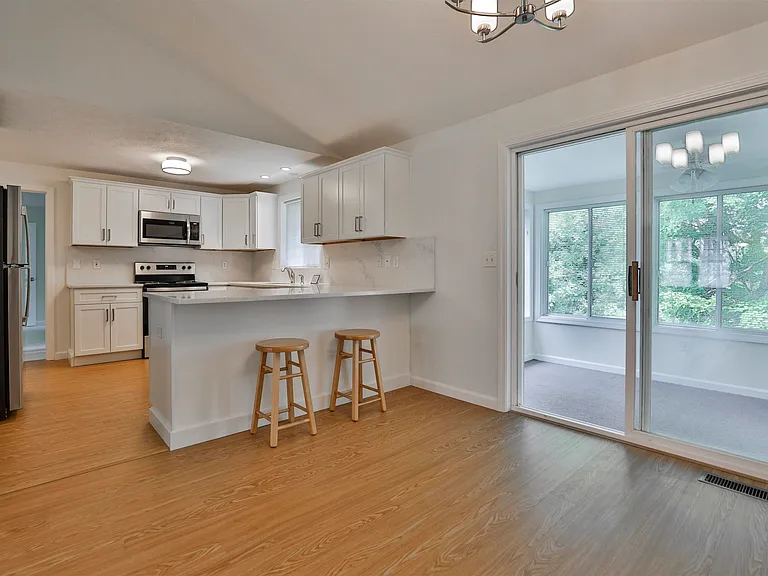 4 Myopia Ln — Photo 12