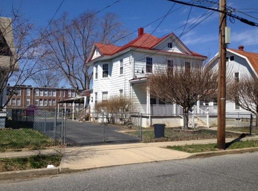 2nd image of 46 S Myrtle St