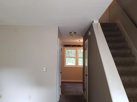 2nd image of 100 Kimeran Ln APT D