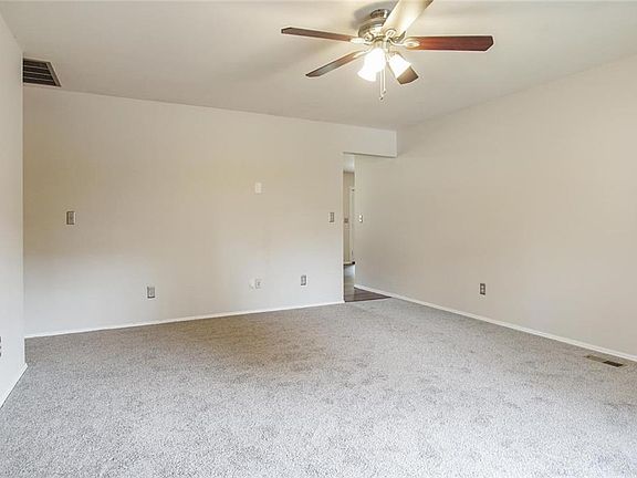 5th image of 5932 Verdi Dr