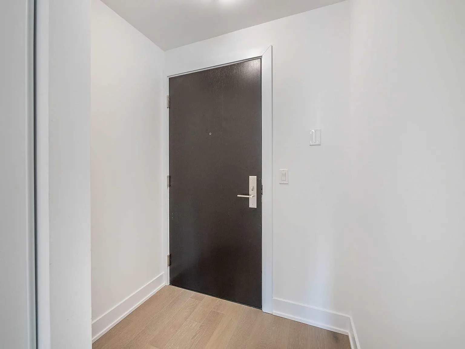 2 bed, 712 sqft, $3,000 — Photo 3