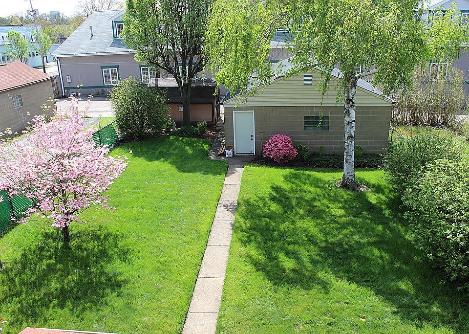 2nd image of 1209 Superior Ave