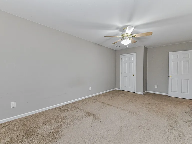 17201 Commons Crossing Dr — Photo 8