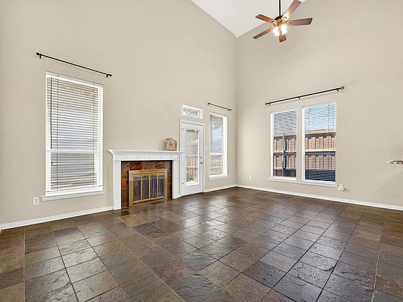 3rd image of 3792 Waterford Dr