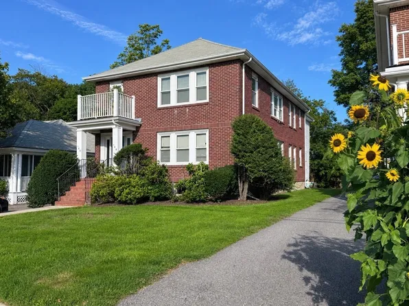 166-168 E Side Pkwy, Newton, MA 02458