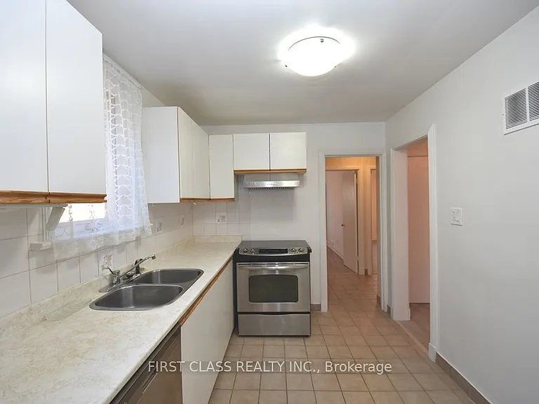 129 Felbrigg Ave — Photo 8