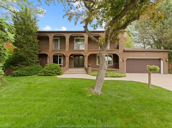 3696 Huntington Ave, Windsor, ON N9E 3N3