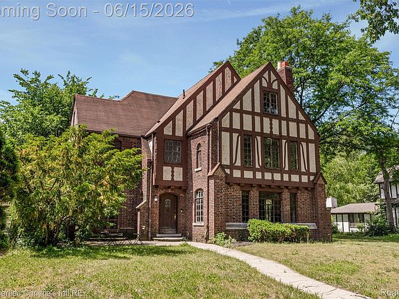 3rd image of 3205 Sherbourne Rd