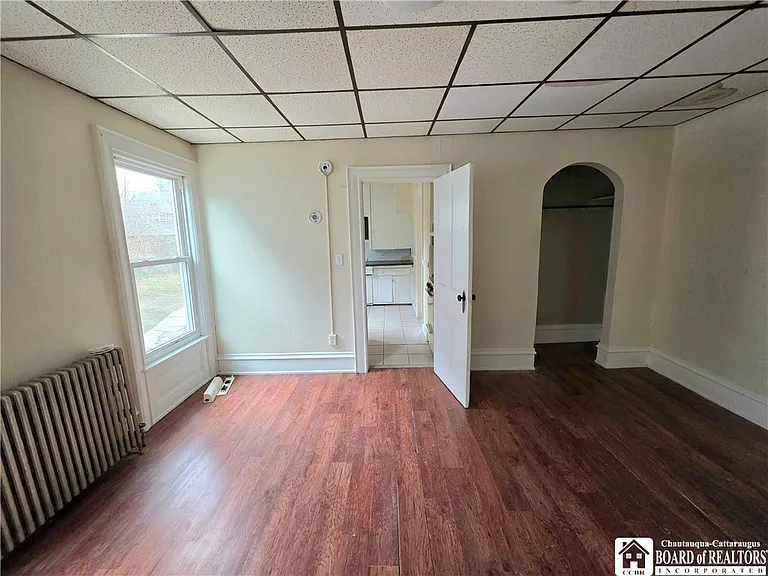 329 Crossman St — Photo 7