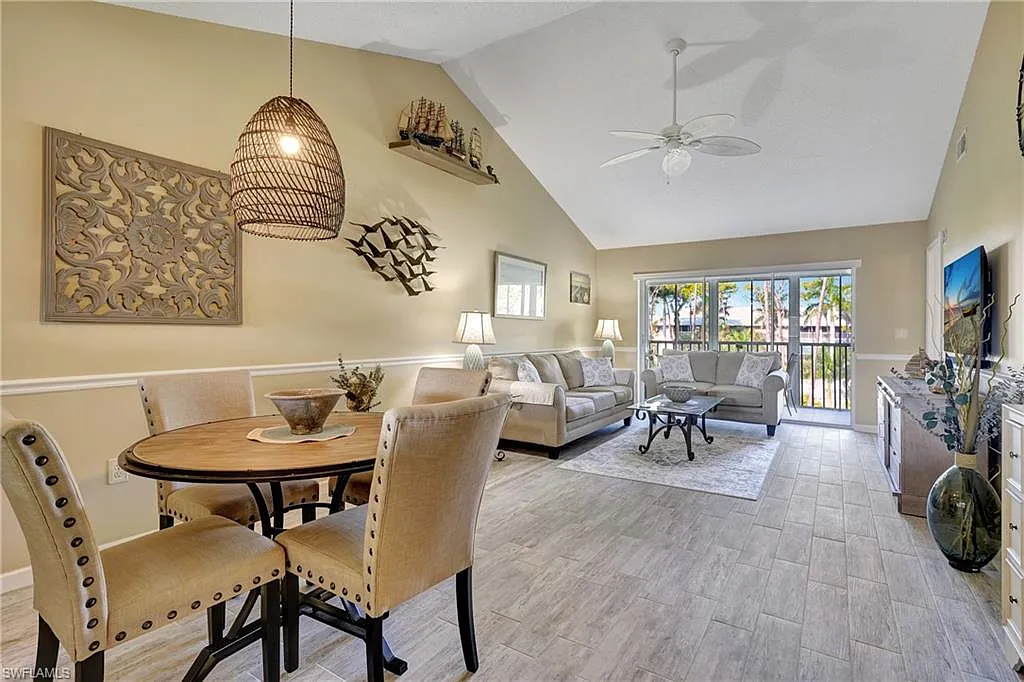 2 bed, 2.0 bath, 1200 sqft, $4,500 — Photo 3
