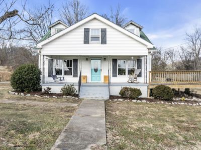 6668 S Main St, Lobelville, TN, 37097