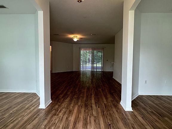 2nd image of 9 Royal Palm Ln