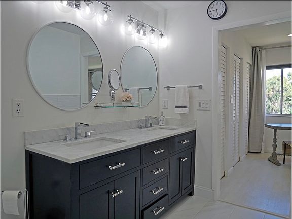2nd image of 1620 58th Ave S APT 2