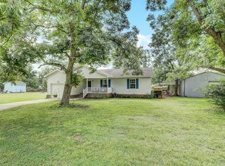 114 Preacher Ln, Pineville, SC 29468