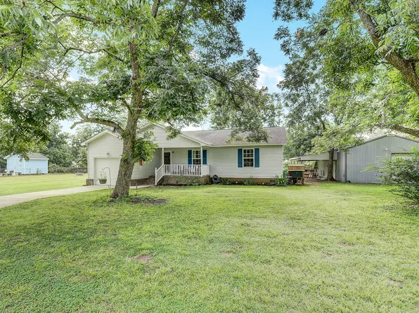 114 Preacher Ln, Pineville, SC 29468