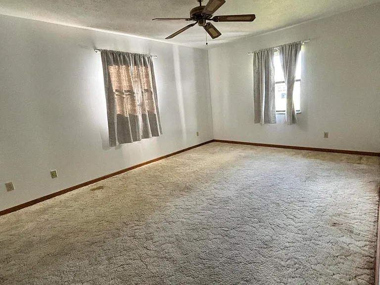337 NW Tyler Ave — Photo 11