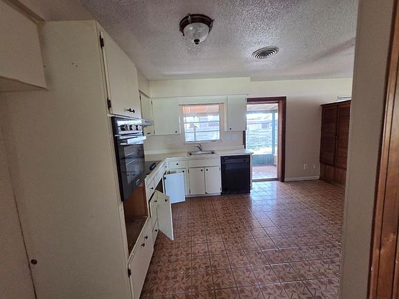 2nd image of 5515 27th St W