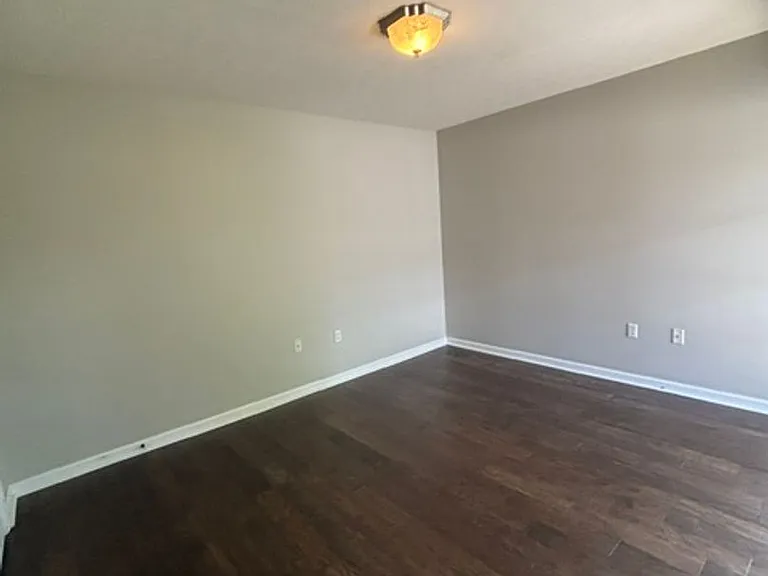 105 Stockton Ct — Photo 11