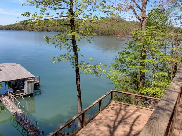 9001 Valleyview Dr, Rogers, AR 72756