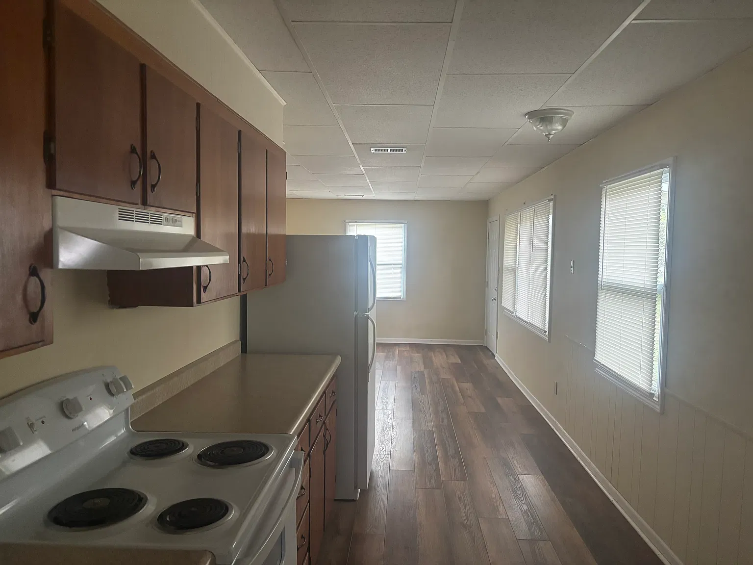 3 bed, 825 sqft, $1,000 — Photo 3