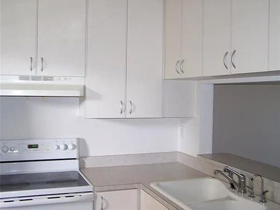 4th image of 15706 E Waterside Cir APT 204