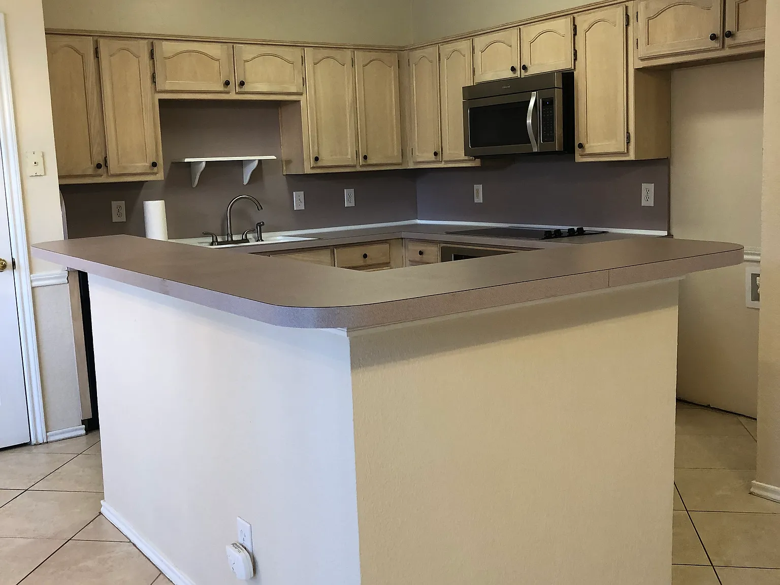 945 Winterstone Dr — Photo 3