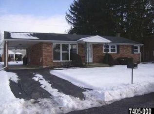2453 Bradford Dr, York, PA 17402